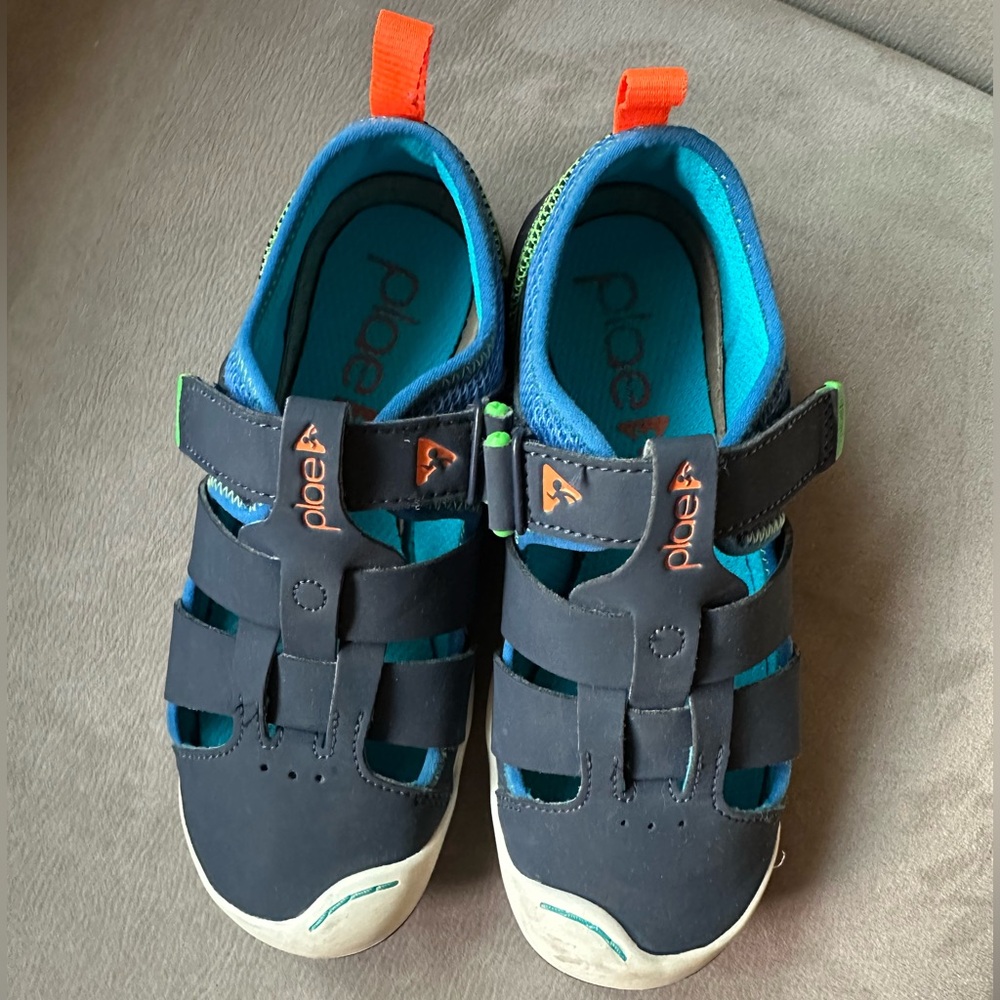PLAE Sam 2.0 in Navy - size kids 1.5Y